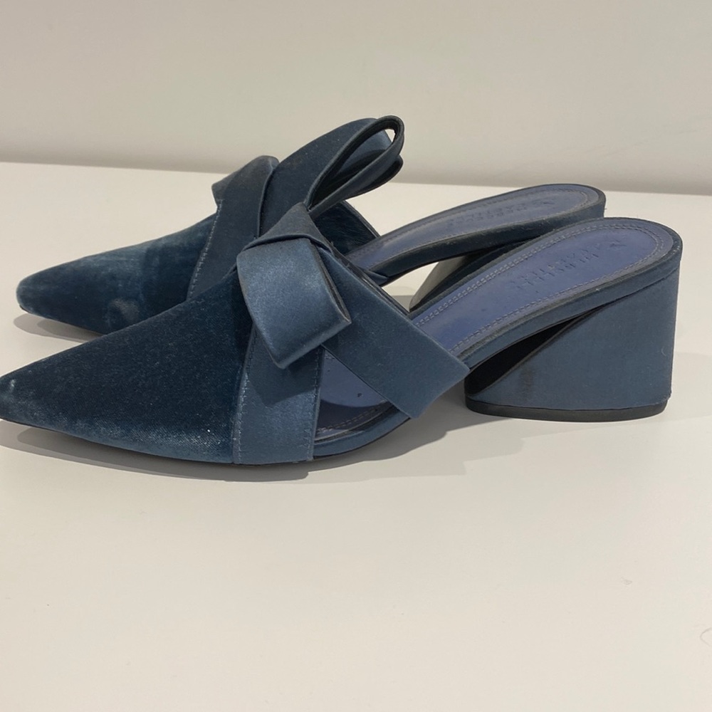 Mercedes Castillo teal velvet mules 7 1/2